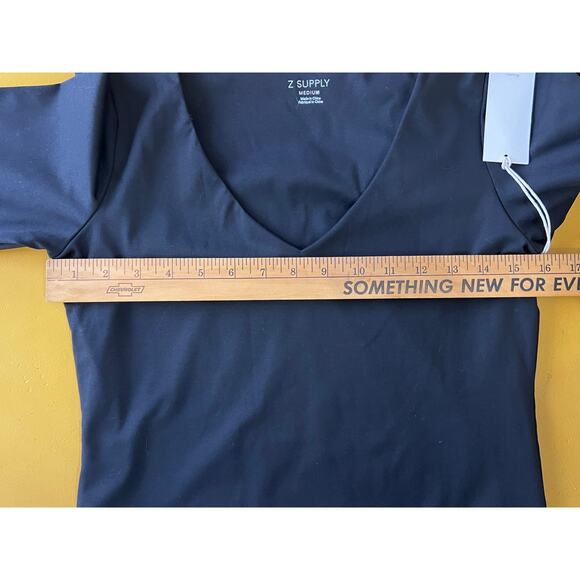 Z SUPPLY Black Long Sleeve V-Neck Stretch Top – Women’s Medium NWT - Picture 6 of 7